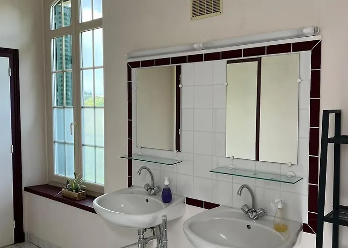 La Gare De Chambretaud