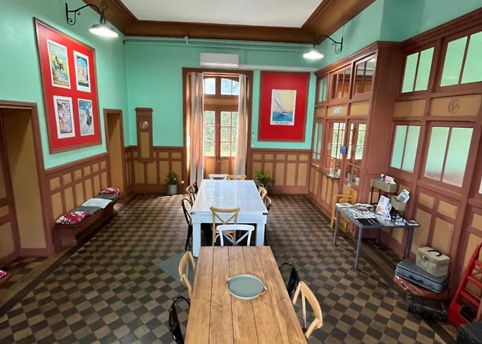 La Gare De Chambretaud